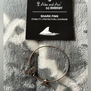 Shark Fin bracelet